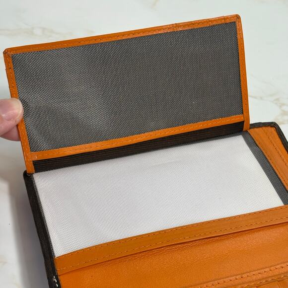 Puntotres Brown Leather Wallet Bifold Snap Closure Contrast Stitching 6.5"x4" - Picture 8 of 15